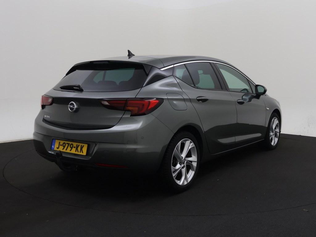 52876146-2.jpg