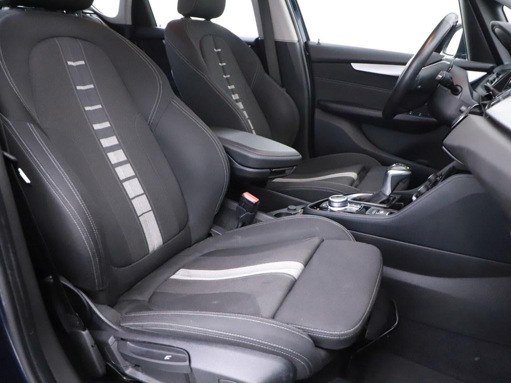 53660997-2.jpg