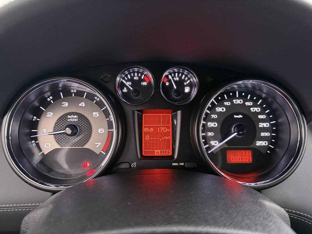 54137547-2.jpg