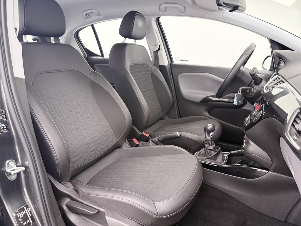 55095332-3.jpg