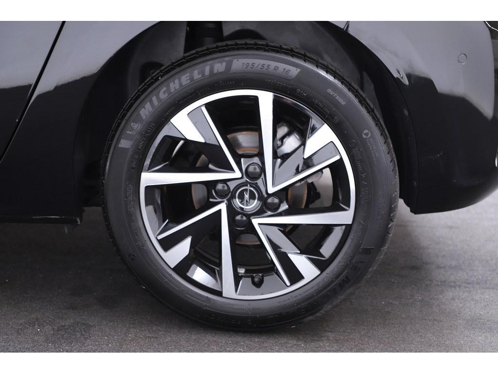 55095374-3.jpg