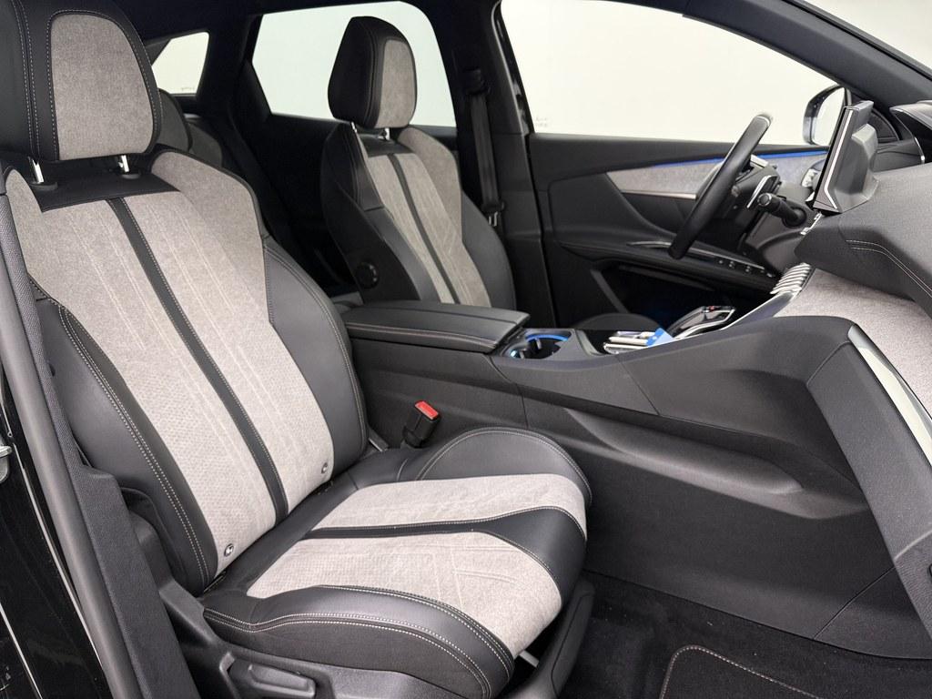 55407526-3.jpg