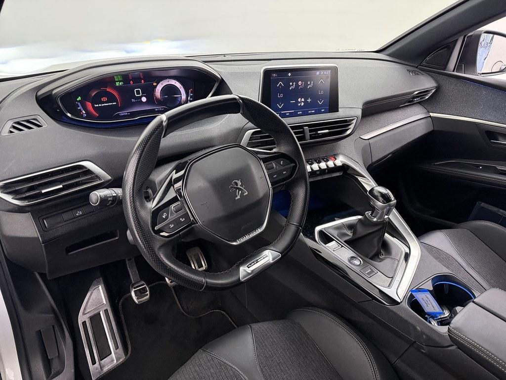 55441493-2.jpg