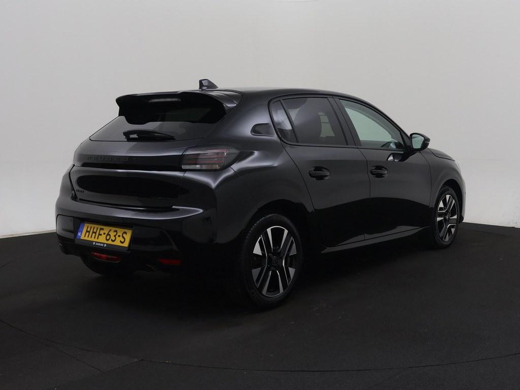 55568390-2.jpg