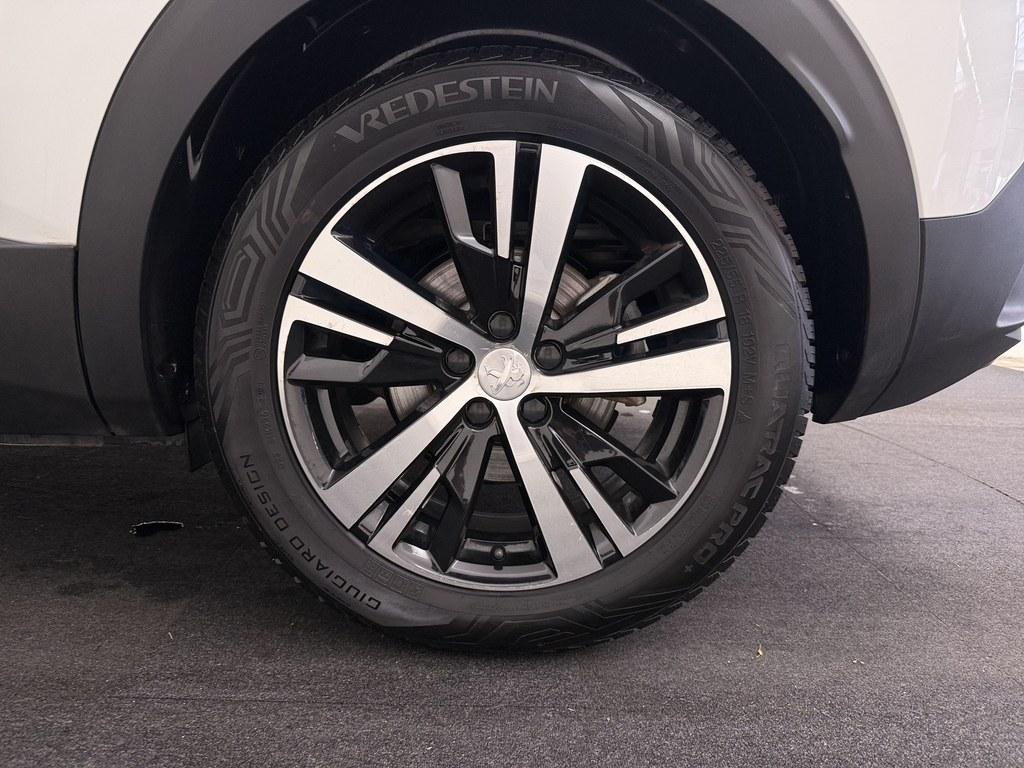 55576762-3.jpg