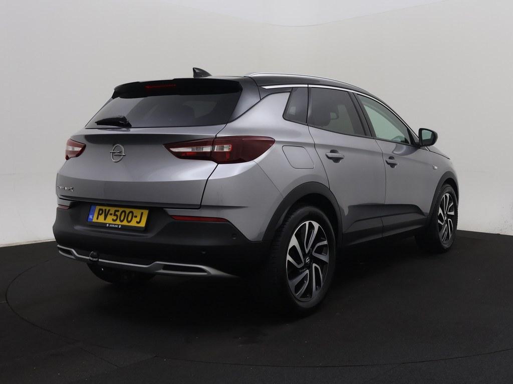 55635048-2.jpg