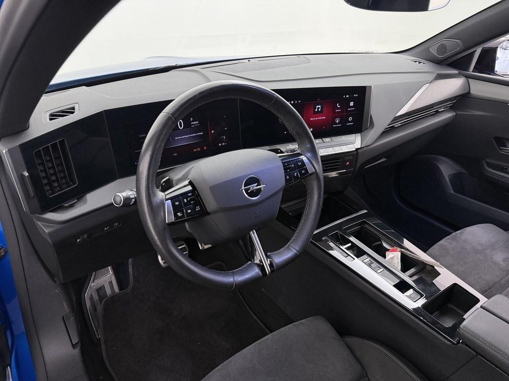 55715327-2.jpg