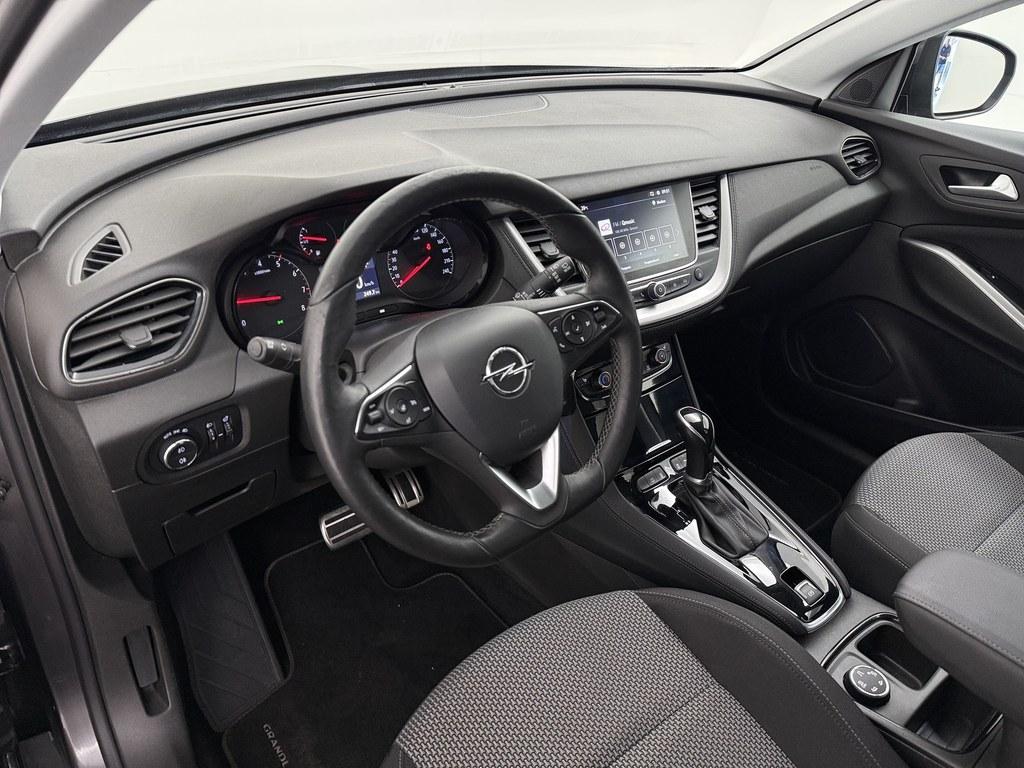 55923774-2.jpg