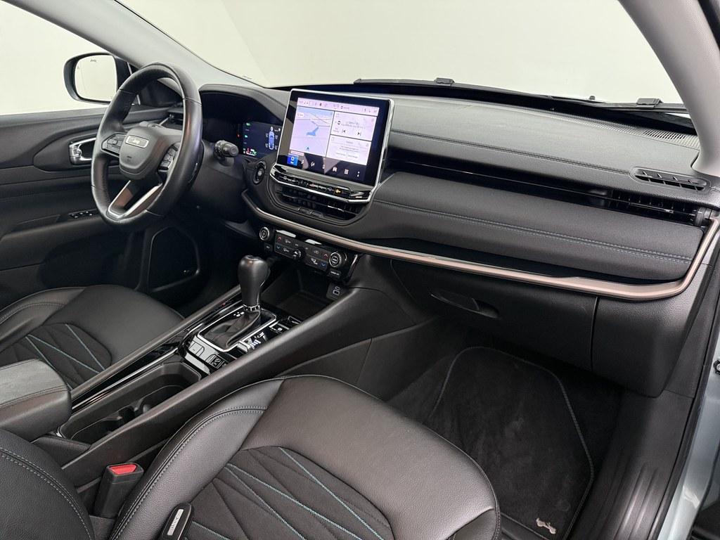 57543462-2.jpg