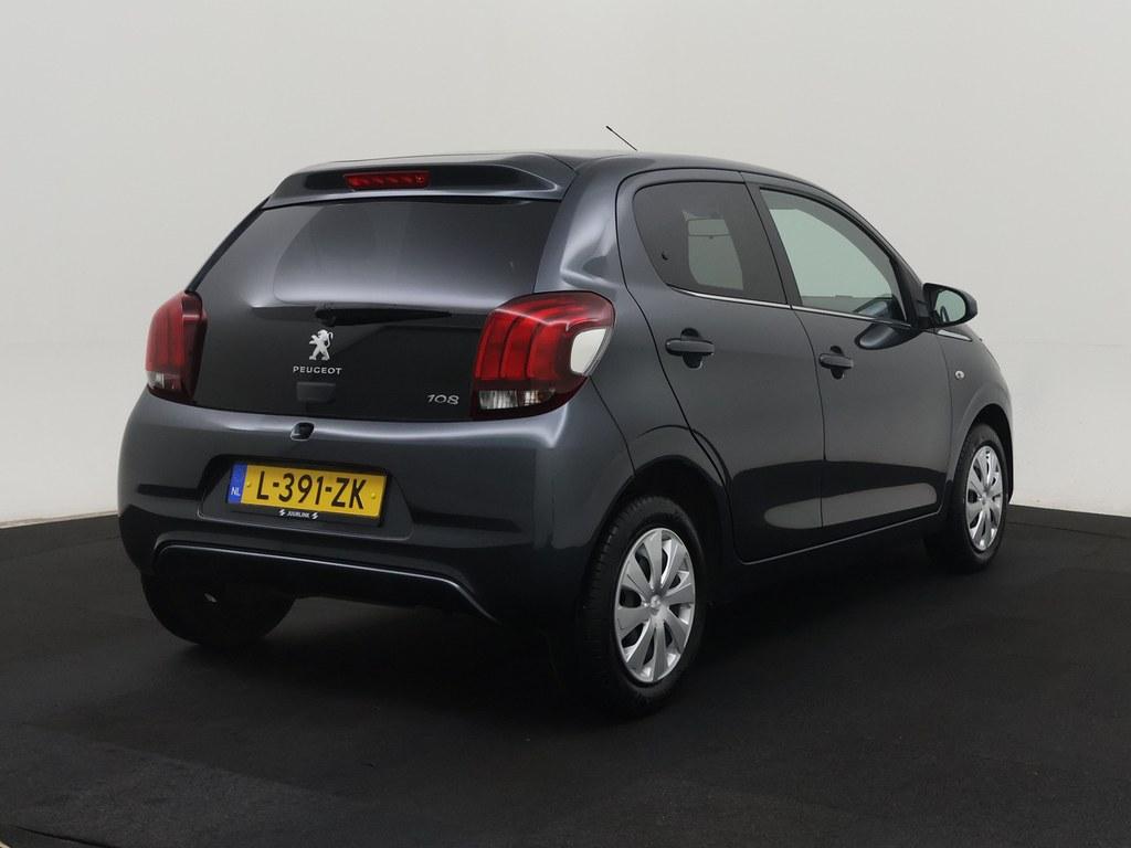 57557728-1.jpg